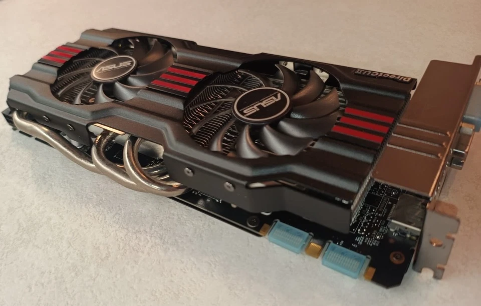 ASUS NVIDIA GEFORCE GTX 770 DirectCU II 2GB GDDR5 come nuova - Immagine 3 di 4