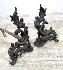 ANTICA COPPIA ALARI PER CAMINO FERRO DECORO ORNATO FOGLIE ACANTO 19x28x34cm Ca.