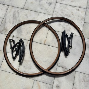 2x Bontrager R3 700x28c Road Bike Tires Tubeless Ready + 2x Tubes