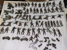 Large Lot of 1/35 Hard Plastic Army Infantry Soldiers Monogram  