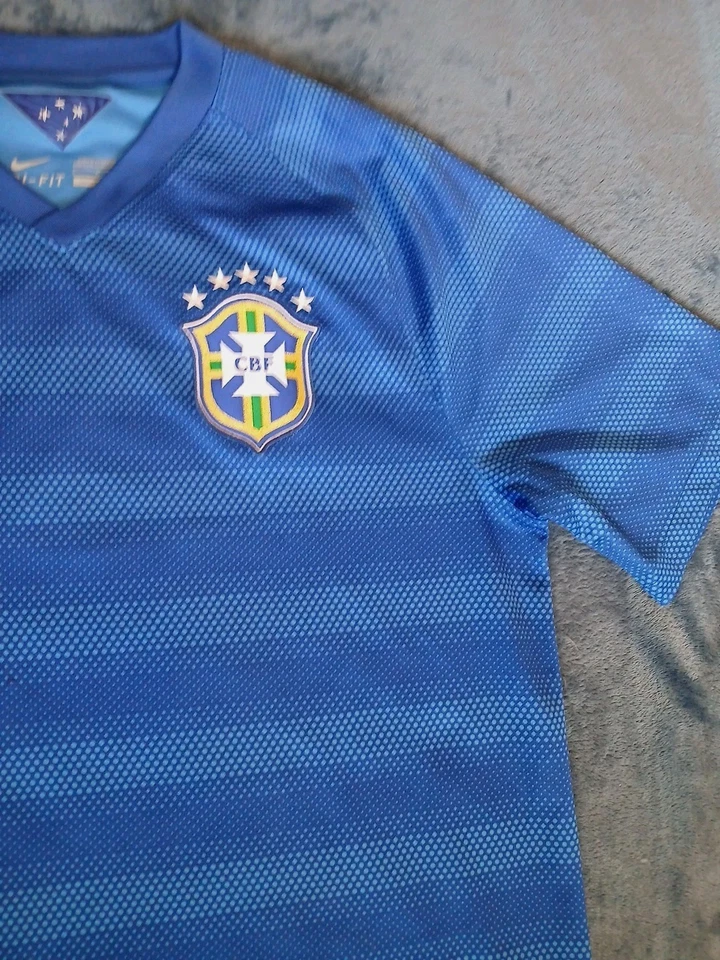 Camiseta deportiva de fútbol del equipo Nike BRASIL CBF 2014 kit para hombre grande FIFA Foto 2 de 4