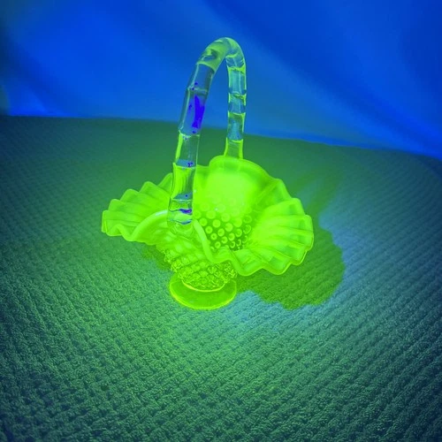 Vintage Fenton Hobnail Topaz Opalescent Vaseline Glass  Basket Uranium 6.5” X 5”