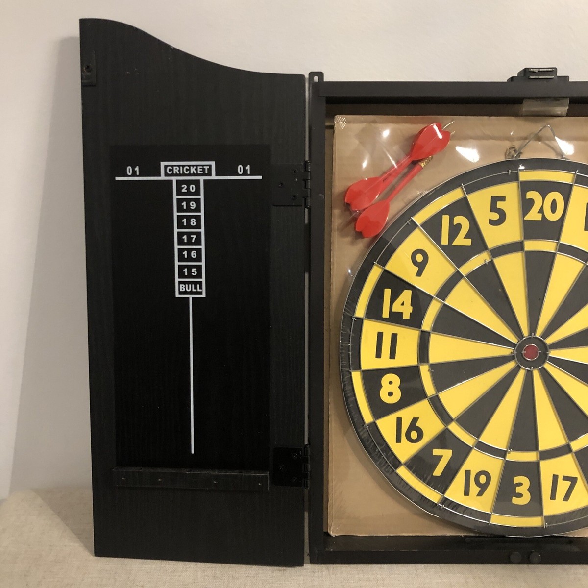BrandNew Churchill Pub Sports Dart Board Black Wooden Cabinet Case