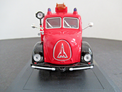 Signature Models 1:43 Feuerwehrfahrzeug 1961 Magirus Deutz TLF16 Art Nr 43010 - Bild 5 von 5