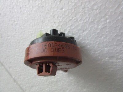 PRESSOSTATO Cod. 160019326.00 PER LAVATRICE INDESIT WI 600 Usato - Foto 3