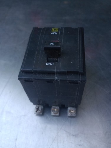 Square D QOB330 3 Pole 30 Amp 240V AC 3 Phase QOB Bolt-On Circuit Breaker - Picture 2 of 4