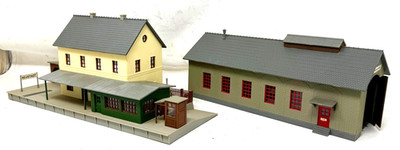 Bahnhof Lokschuppen NEUSTADT  Modelleisenbahn Spur H0 1:87 Spielzeug DDR s.Text