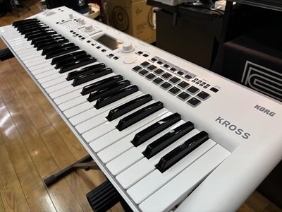 KORG KROSS2-61-SC White Synthesizer Limited Model w/ Softcase from Japan