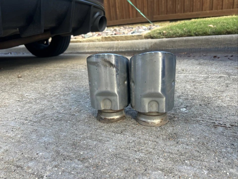 Выхлопные наконечники Dodge Charger RT Scatpack Hellcat - Изображение 3 из 4