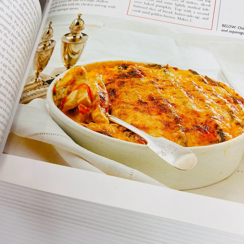 The Essential Christmas Cookbook Festive Baking Desserts Holiday Recipes - Image 4 of 4