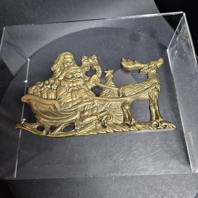 Brass Key Holder Santa Reindeer Sleigh Present Wall Mount 4 Hooks Christmas