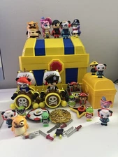 Bonkers RYAN’S WORLD Toys ~ Treasure Chest  -with A Lot Of Figures