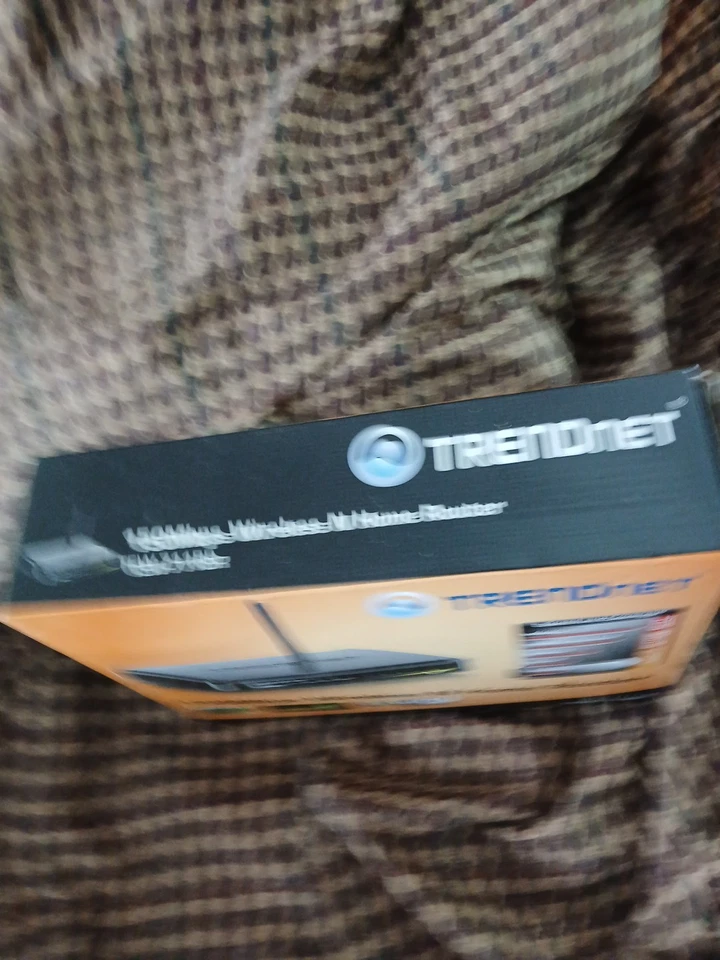 TRENDnet TEW-711BR 150 Mbps 4-Port 10/100 Wireless N Router - Image 3 of 4
