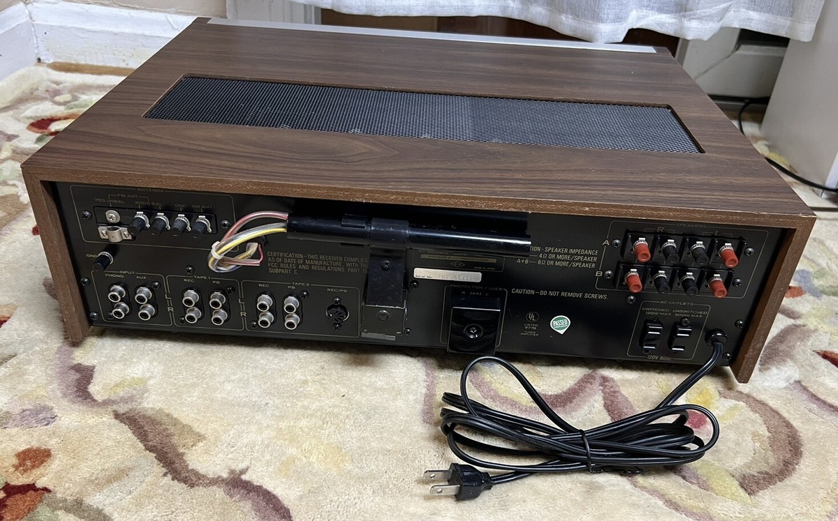 Pioneer SX-636 AM/FM Stereo Receiver . Very Good Condition Pioneer SX-636 AM/FM Stereo Receiver . Very Good Condition
