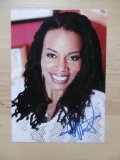 Dianne Reeves jazz autograph signed 13x18 cm picture