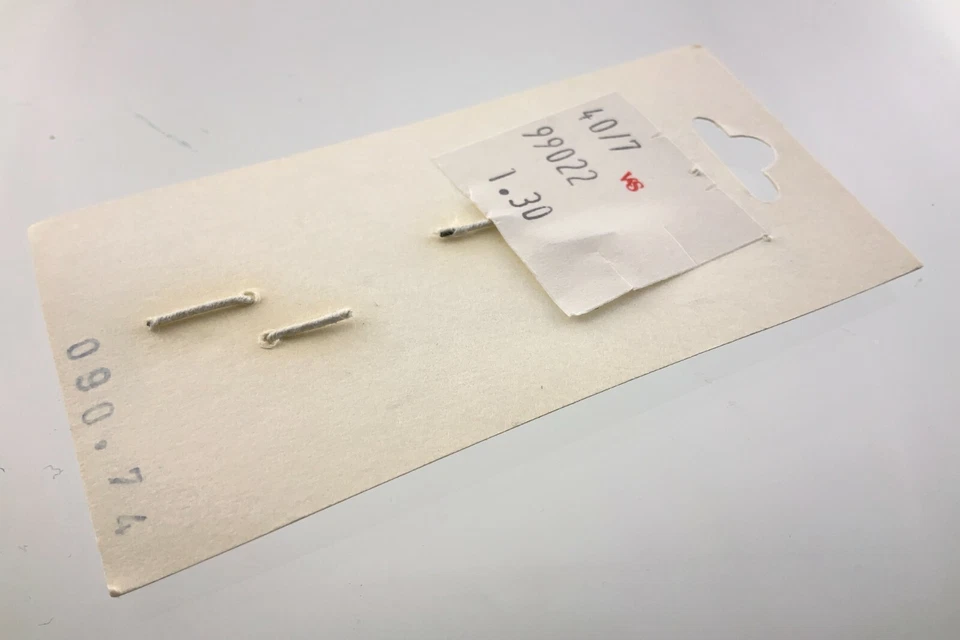 New Old Stock Set Of 2 Vintage MOP Mother-Of-Pearl Buttons .75in Pattern 347D - Image 4 of 4