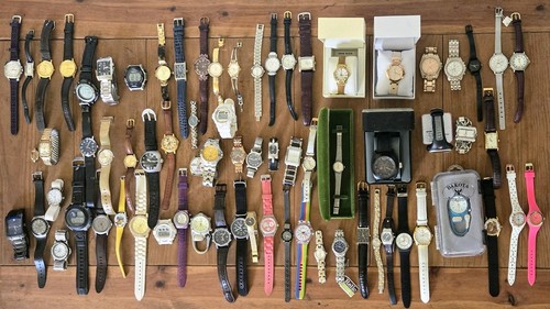 MASSIVE LOT OF VINTAGE QUARTZ WATCHES - UNCHECKED - OVER 11 POUNDS - AS IS