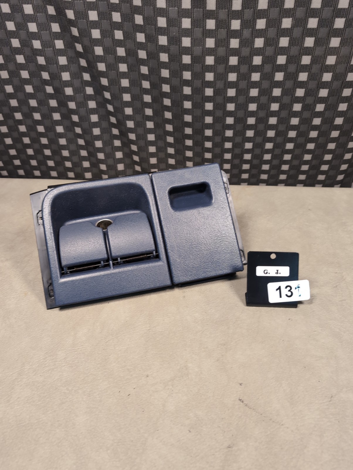 95-1998 Chevy Silverado Sierra C K Truck Yukon Tahoe Ash Tray Lighter 12V Blue