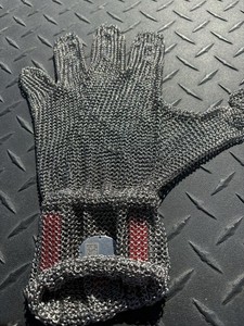 WHIZARD METAL GLOVE, STAINLESS STEEL MESH CUT RESISTANT Retails 145.99 SAVE