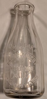 VERY RARE K. T. Mc KNIGHT TELLURIDE DAIRY ONE QUART LIQUID COLORADO MILK BOTTLE.