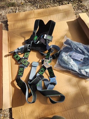 Miller Revolution Harness W/ Lanyard Honeywell Quick Connect L,XL