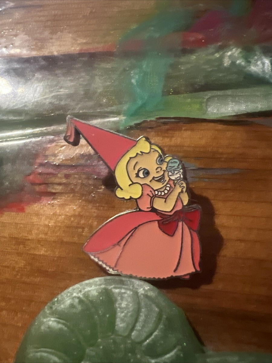 DISNEY DSF DSSH young CHARLOTTE PIN TRADER DELIGHT PTD LE