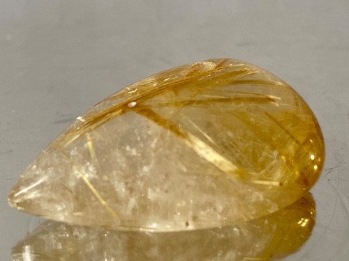 Capelli di Venere 38 cts ~ Cabochon pera a cupola titanio rutilo quarzo oro Q1385 - Foto 3 di 9