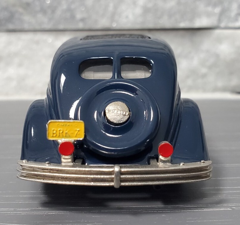 BROOKLIN MODELS NO.7 1934 ミニカー Brooklin Models 1:43 Scale #BRK 7 1934 Chryslrr Airflow 4 Dr