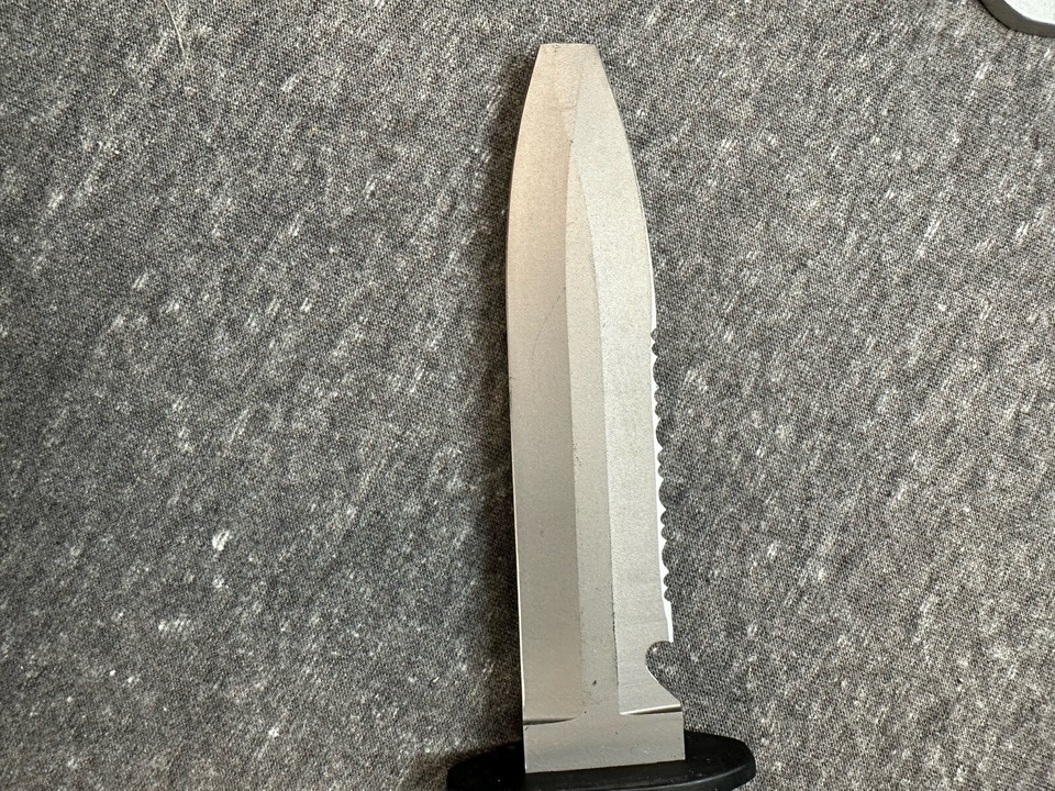 New Ocean Master Titanium Beta Alloy Diving Knife Dive Serrated Blunt