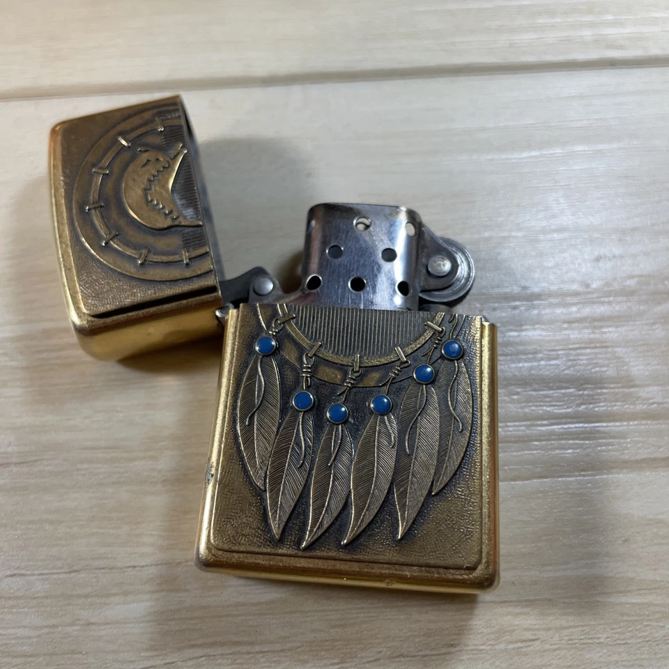 Encendedor Zippo 2003 Indian Deamcatcher de latón usado Foto 2 de 4