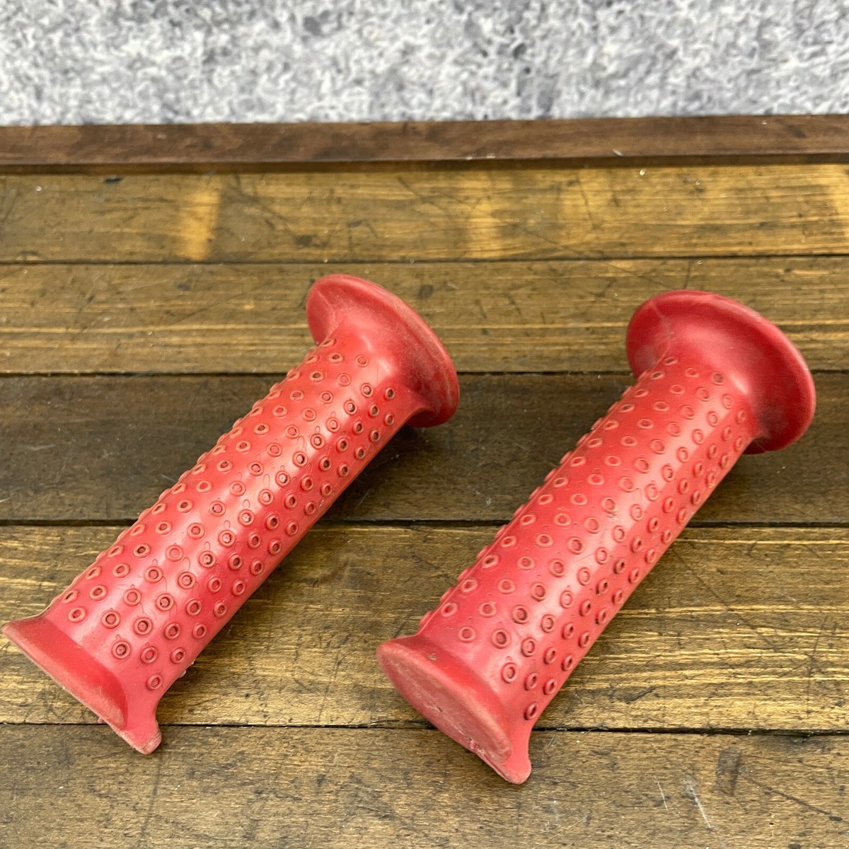 Old School BMX Grips Red Flange OG 70s 80s Circles Hex Cam