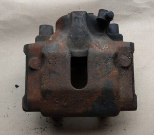 BMW E28 Bremssattel vorne links 54/12/284 518 518I 520I 524TD 1151579 MASSIV