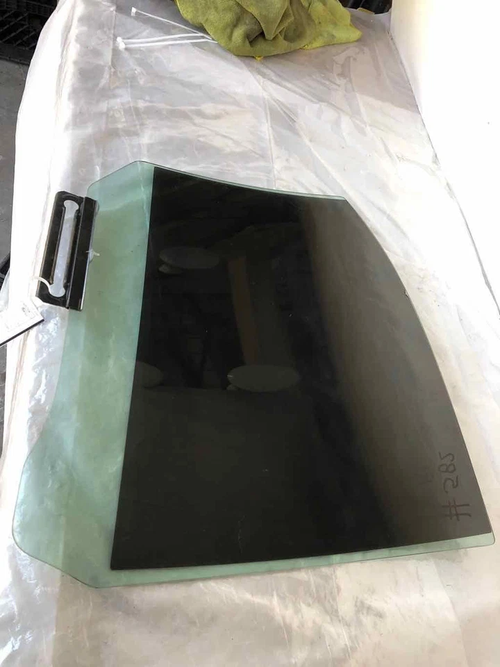 Ford Escort 1997-2002 puerta trasera ventana de vidrio con conductor tintado izquierda izquierda izquierda Foto 3 de 4