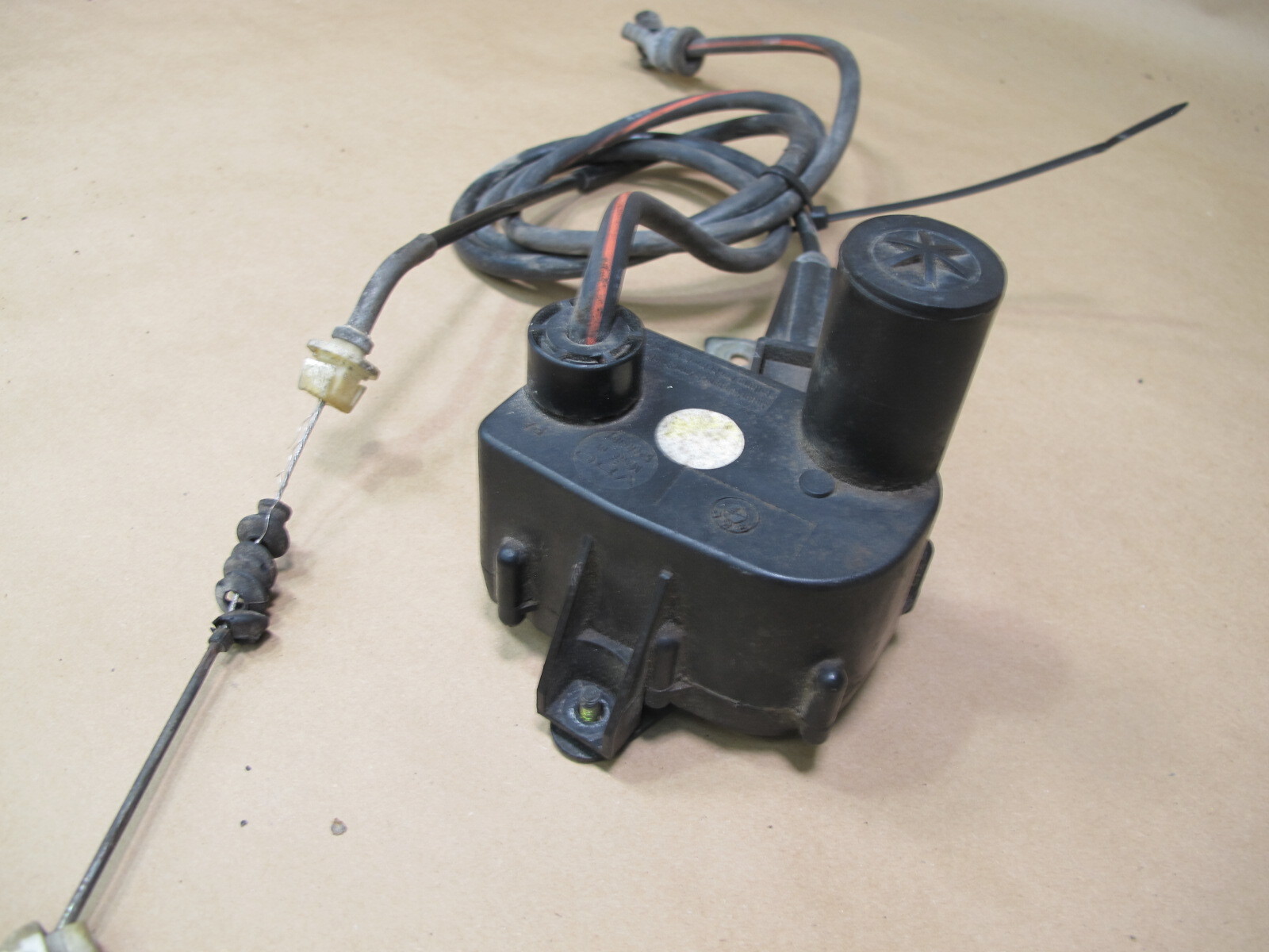 BMW E30 3-series Throttle Cruise Control Actuator 65711386242 for  