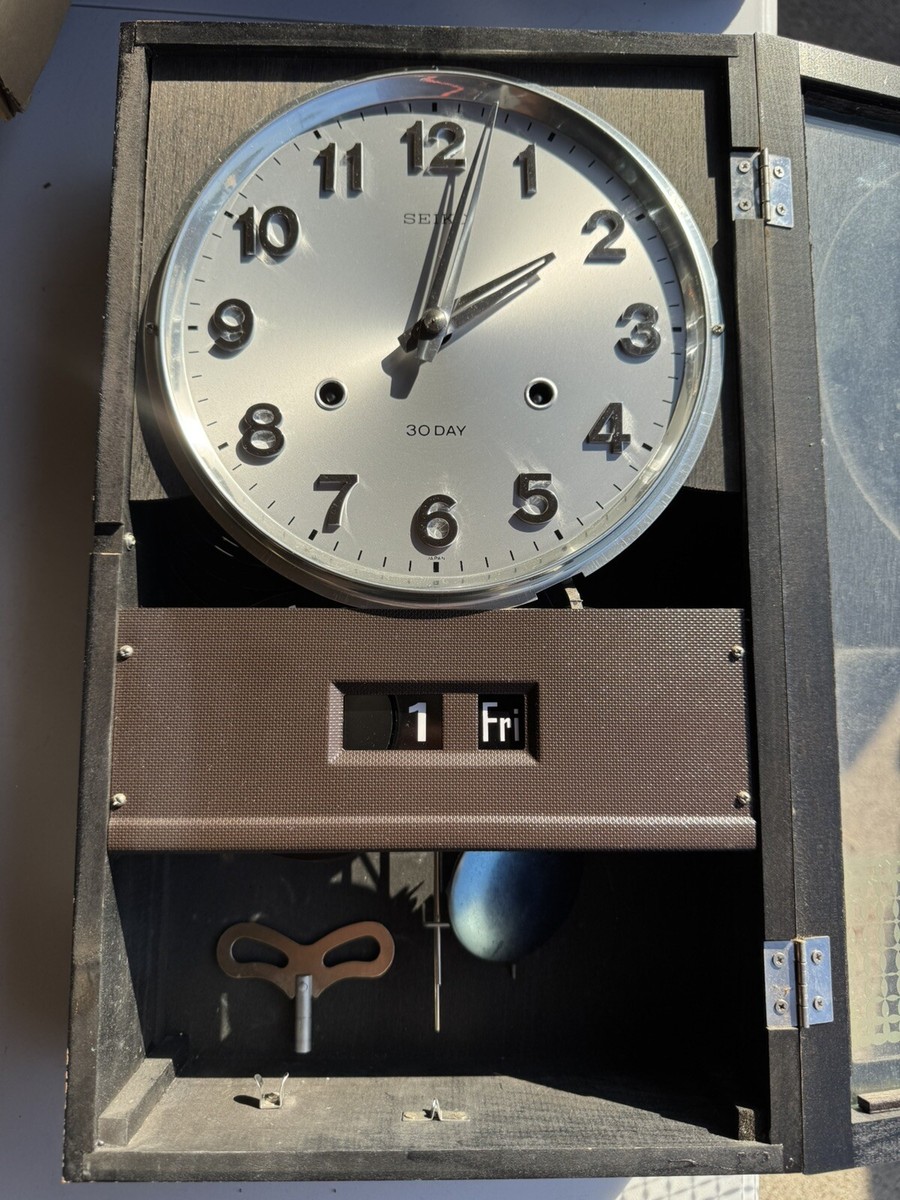 Vintage Retro Seiko 30 Day Japan Modern Wall Clock Time Date Chime