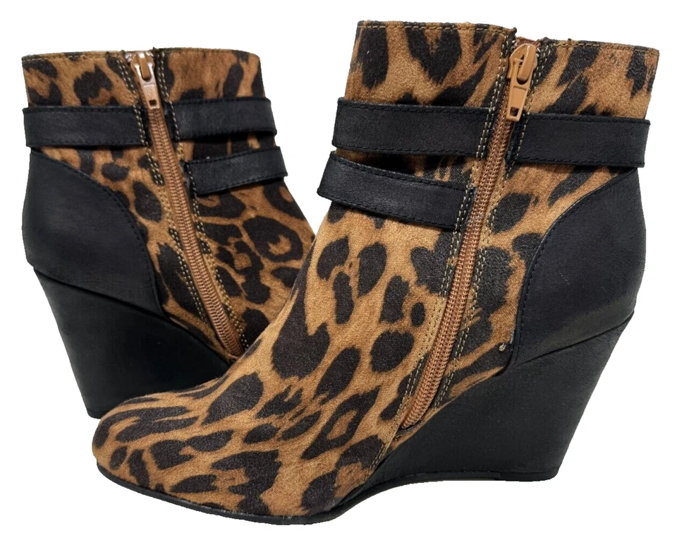 Botas al tobillo Jaclyn Smith para mujer Ellis con cremallera cuña leopardo/negro talla: 7 77A Foto 2 de 4