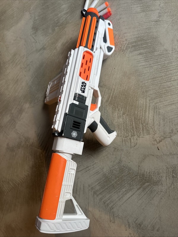Nerf Star Wars Storm Trooper Blaster With 12 Bullet Mag And 20 Bullet ￼