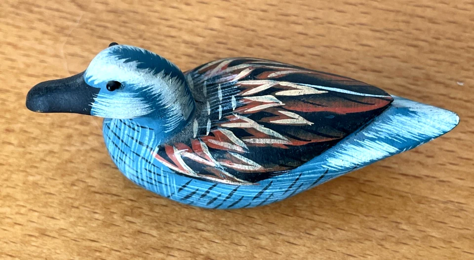 Petit Canard en Bois léger 6,8cm environ Miniature Peint Bleu Superbe 🩵 - Photo 2/4