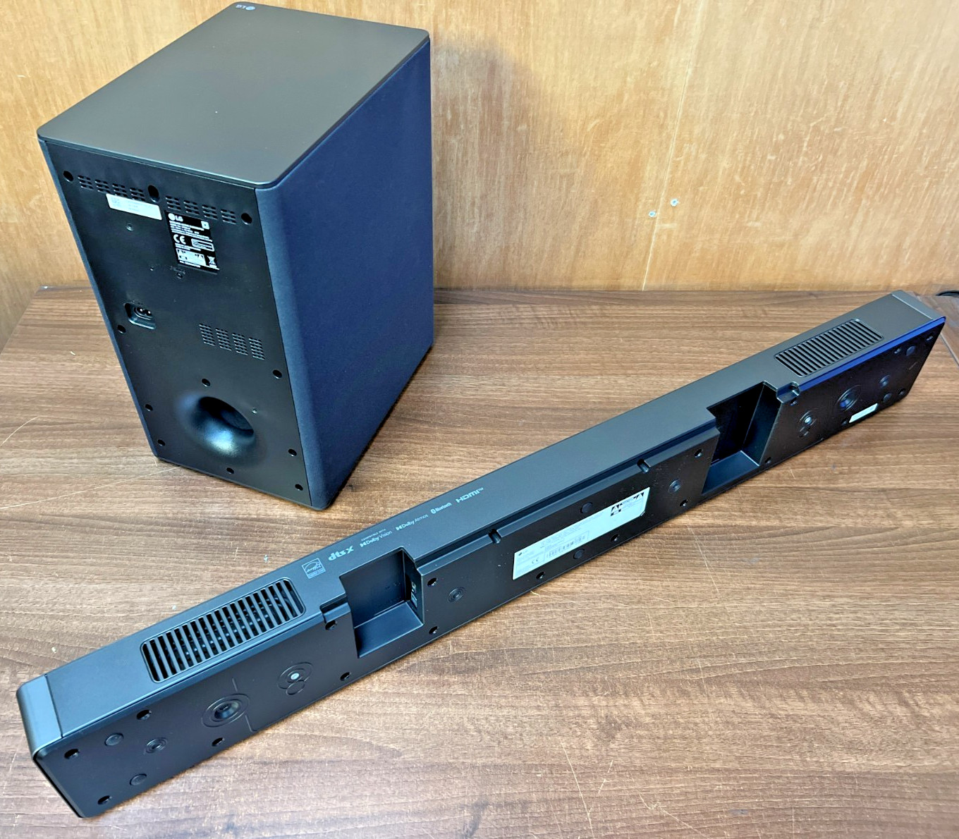 LG USC9S Soundbar for TV with Dolby Atmos 3.1 Channel - PLEASE READ DESCRIPTION
