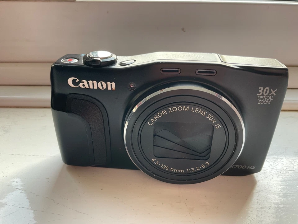 Canon PowerShot SX700 HS 16.1MP Digital Camera 16.1 mp 30x  zoom - Lowe pro bag - Image 3 of 4