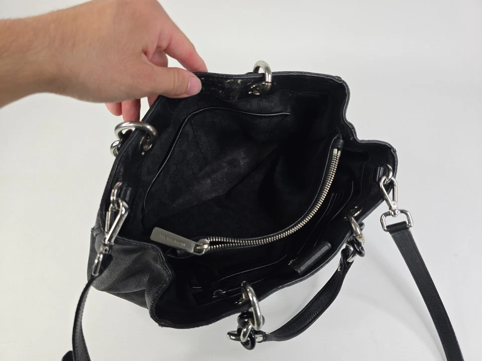 Michael Kors Monograma Cuero Negro Cynthia Bolso de Mano Correa de Hombro Ajustable Foto 3 de 4