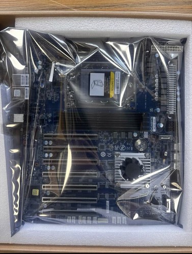 3945 5995WX AMD Ryzen Threadripper PRO 5975WX Gigabyte MC62-G41 Mainboard - Afbeelding 6 van 7
