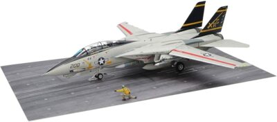 Tamiya 1/48 GRUMMAN(R) F-14A TOMCAT(TM) (LATE MODEL) CARRIER LAUNCH SET