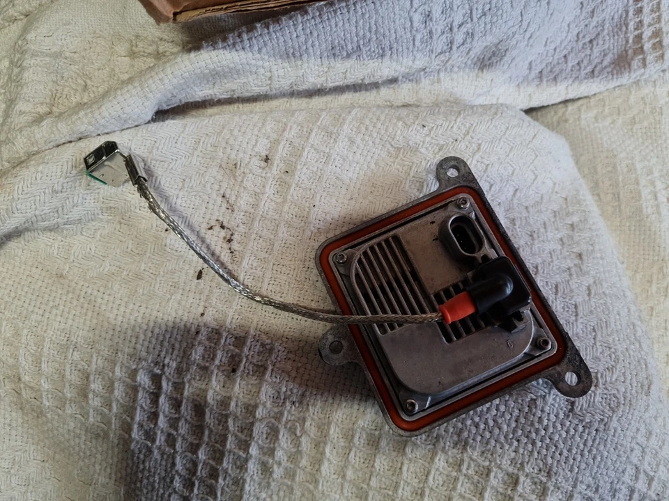 LAND ROVER DISCOVERY SPORT SD4 14-19 FARO BALASTRO XENÓN. A71154402HQ Foto 4 de 4