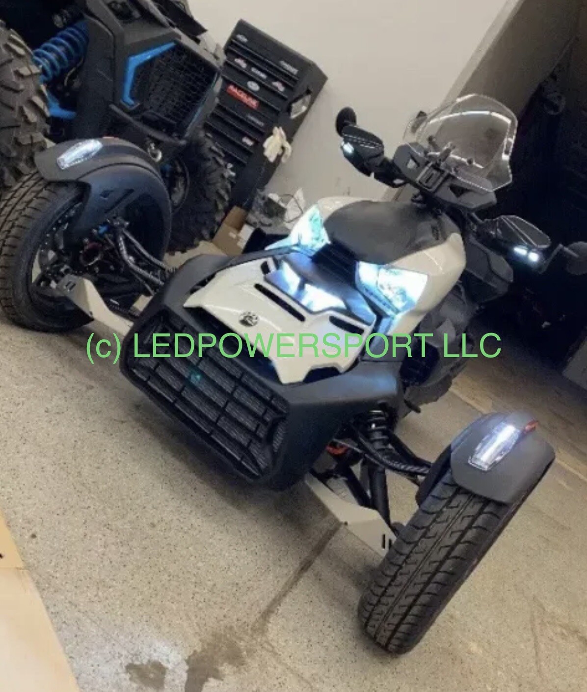 Foto 3 di 8