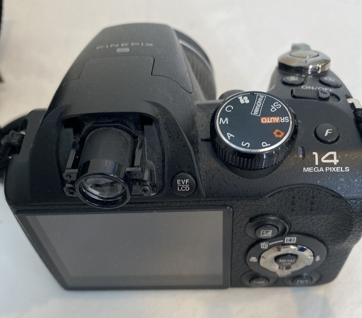 FinePix S4000 動作品·美品 Amazon | FUJIFILM デジタルカメラ FinePix S4000 1400万画素