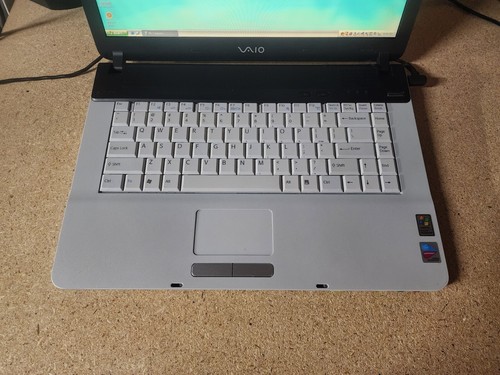 Sony VAIO VGN-FS480/W Pentium M 1.73GHz 512MB RAM 100GB HDD XP Home - Picture 3 of 7