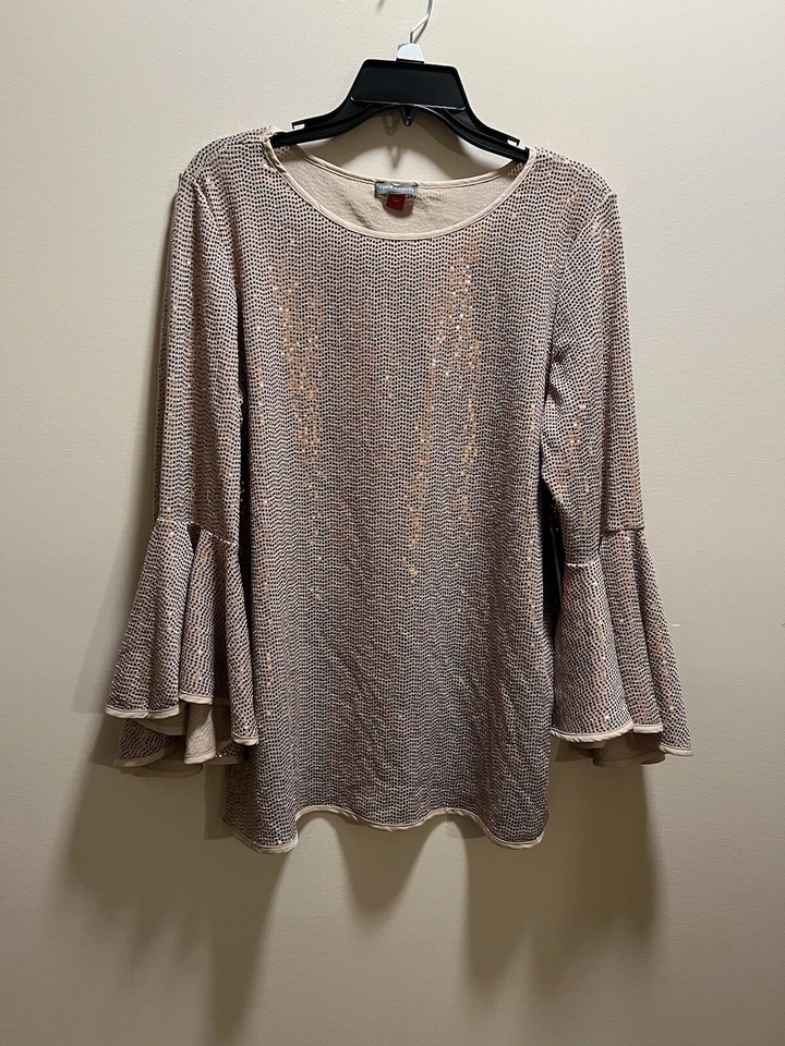 Top para mujer Vince Camuto tejido con lentejuelas metálico manga acampanada dorado, grande $89 Foto 3 de 4