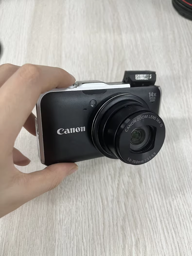 Canon PowerShot SX230 HS 12.1MP 14x Optical Zoom Compact Digital
