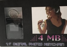 DIGITAL PHOTO KEY CHAIN 1.1 4 MB BRAND NEW